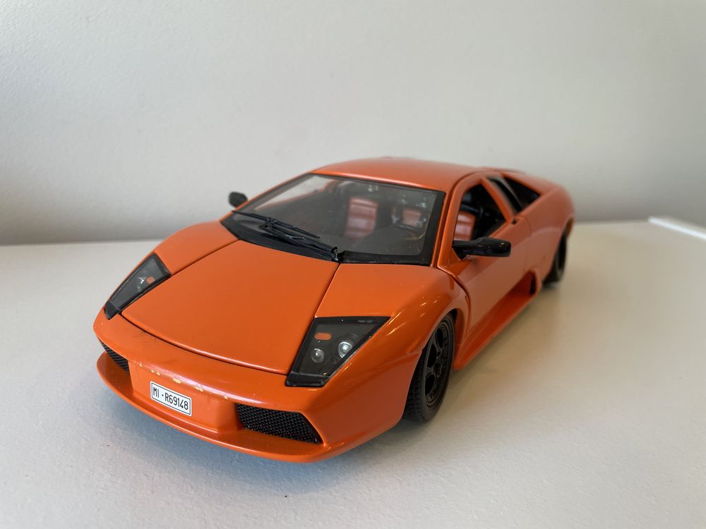 100. Model Lamborghini Murcielago 1:18 BBurago Burago (maisto welly)