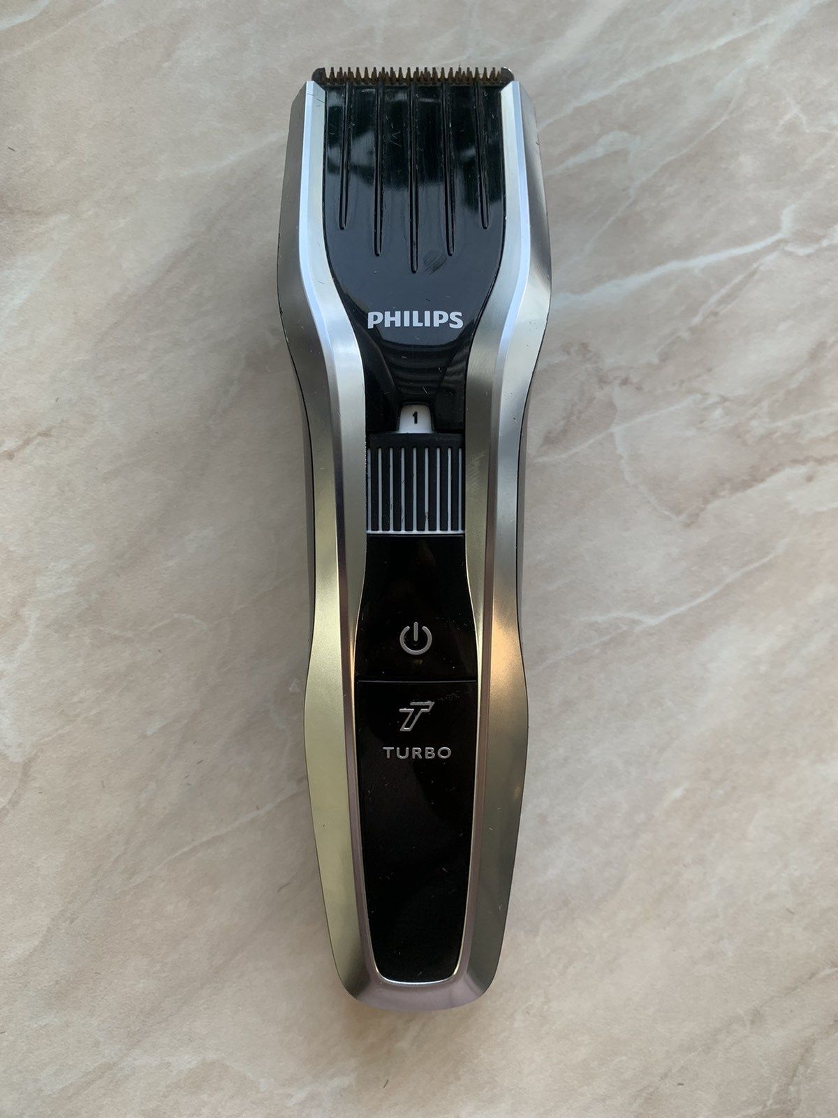 Продам машинку для стрижки PHILIPS