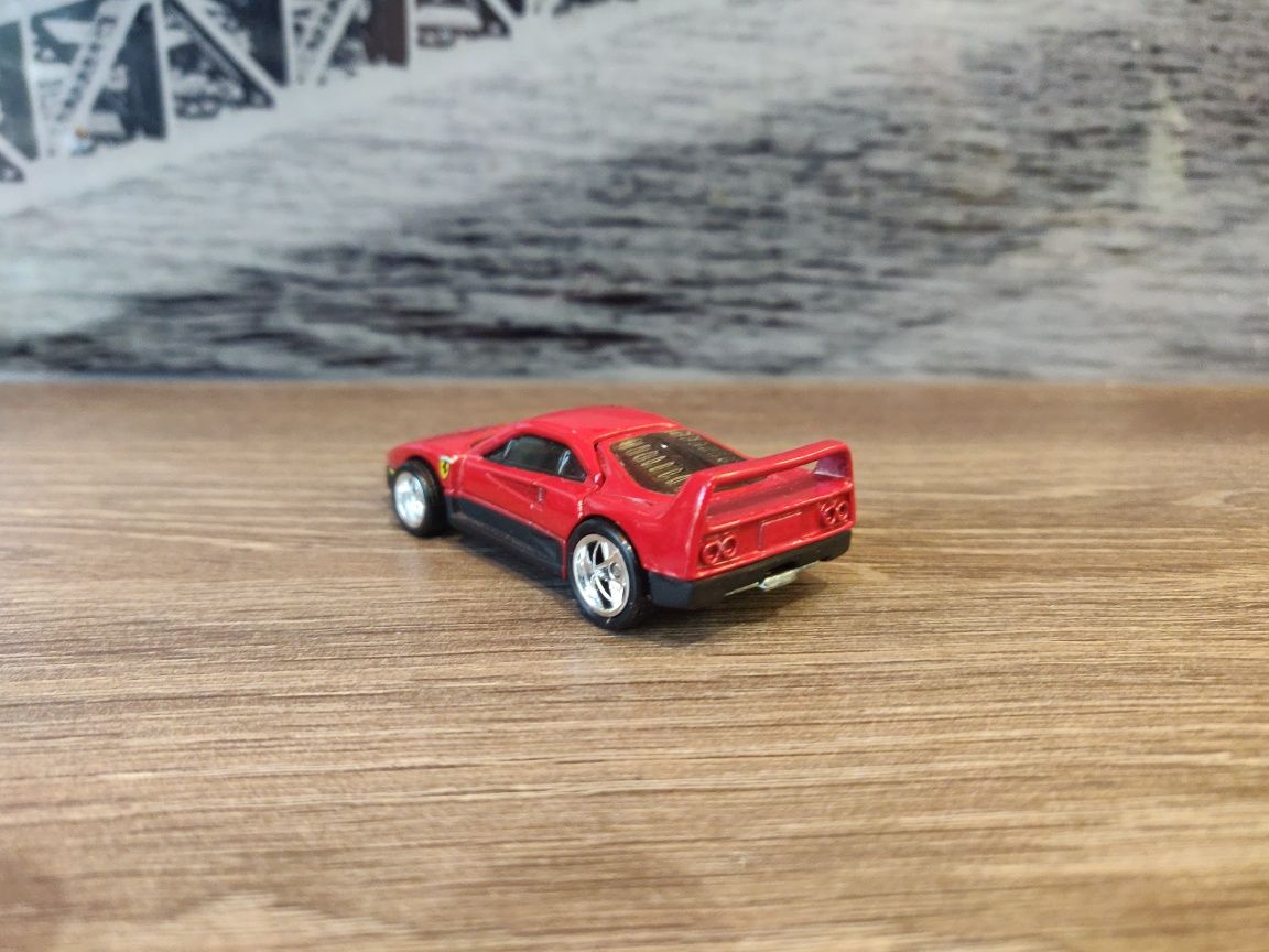 Ferrari F40 Boulevard - hot wheels