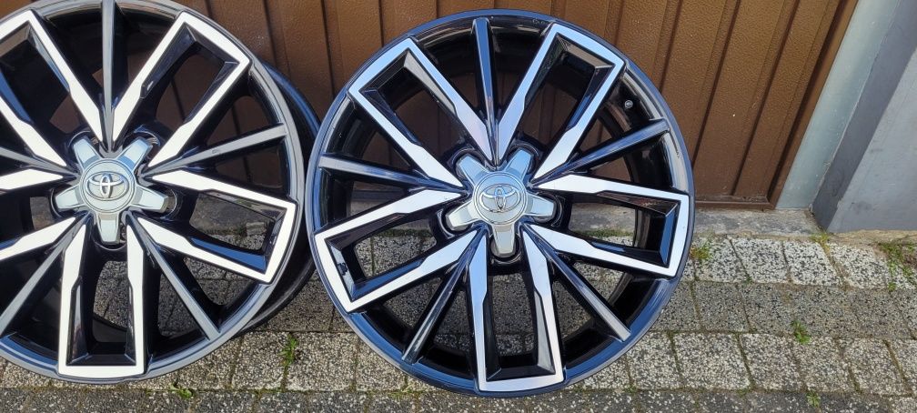 17"  Toyota oryginal 5x114,3  7,5j et40  Corolla Auris CHR