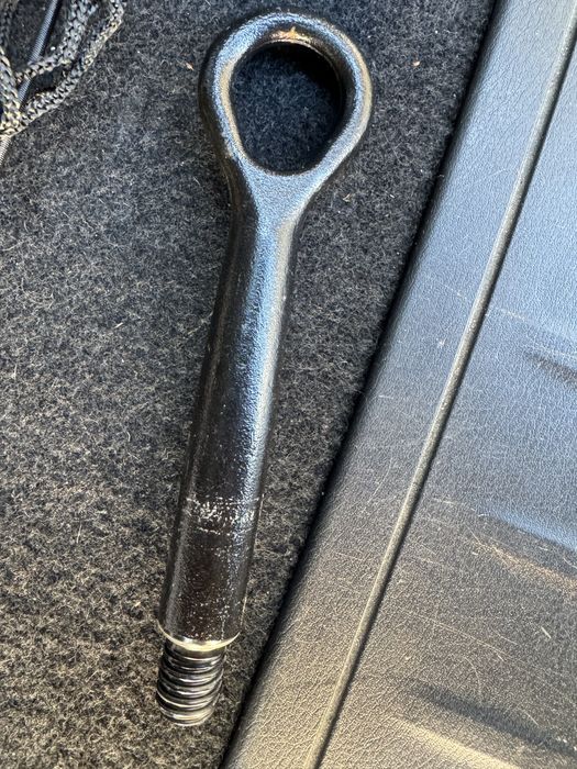 Оригінальний крюк для буксирування авто Lexus, Nissan Pathfinder R52,