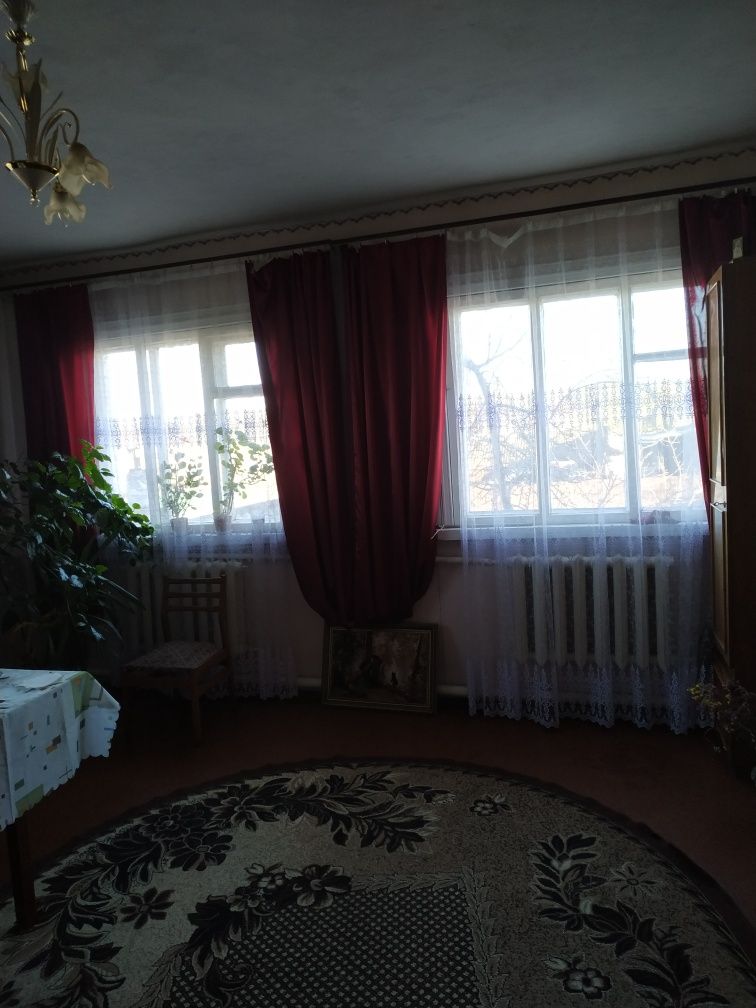 Продаю дом в г. Остер возможно оплата частями Лизинг/Кредит/рассрочка