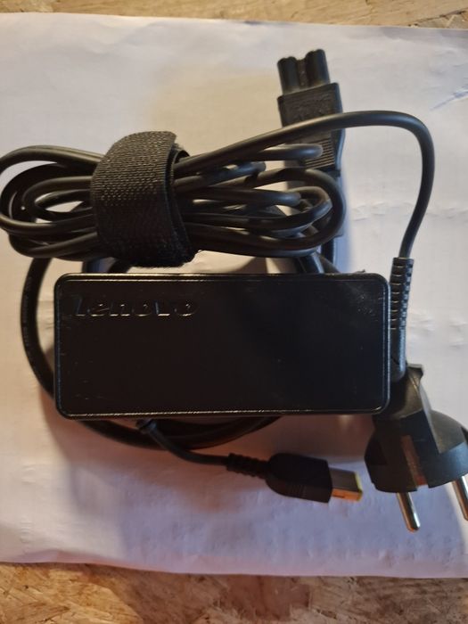 Carregador  impecável  para computador  lenovo