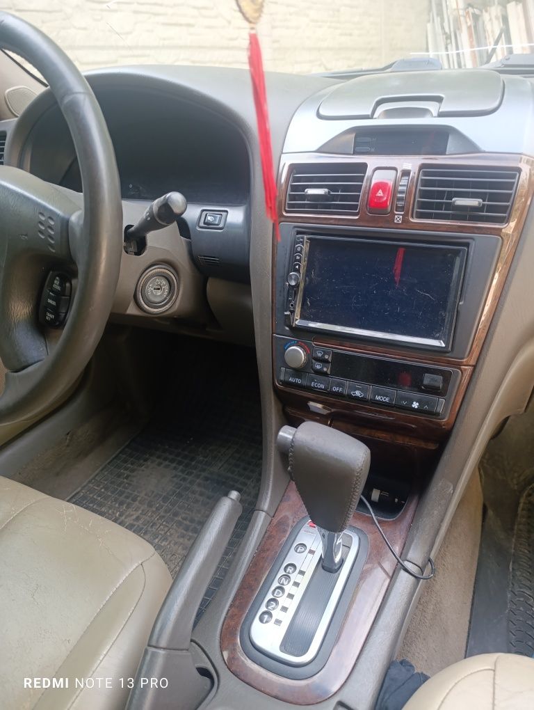 Nisan maxima QX.
