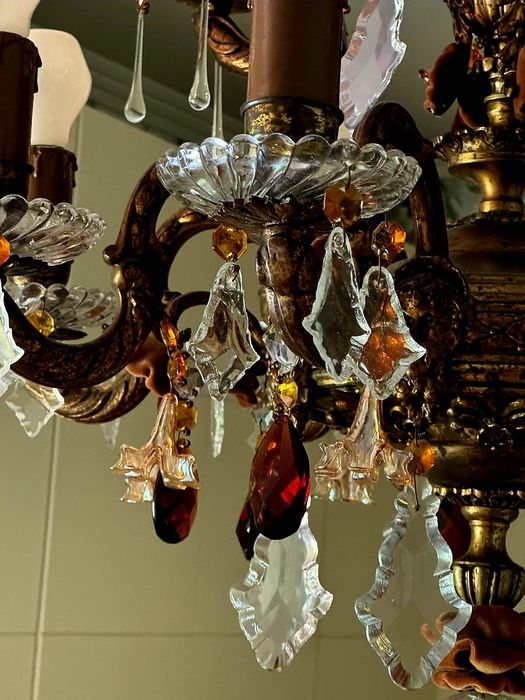 Lustre em Cristal e Latão.