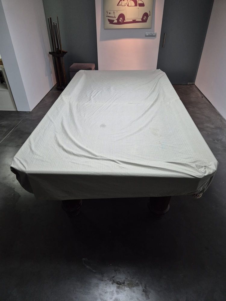 Mesa de Snooker c/ bolas, tacos e acessórios