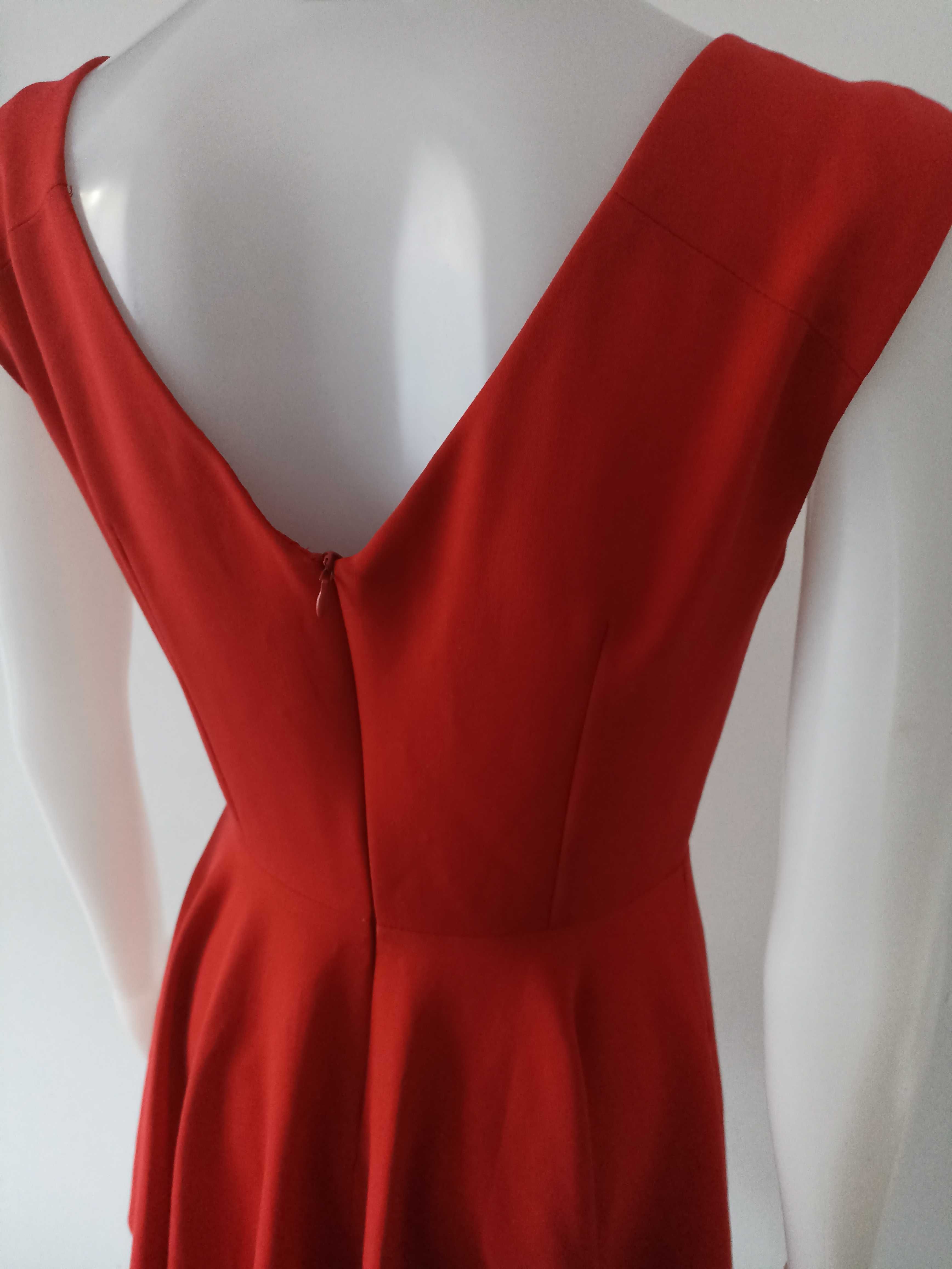 Czerwona sukienka na grubych ramiączkach J&J rozmiar 36 S