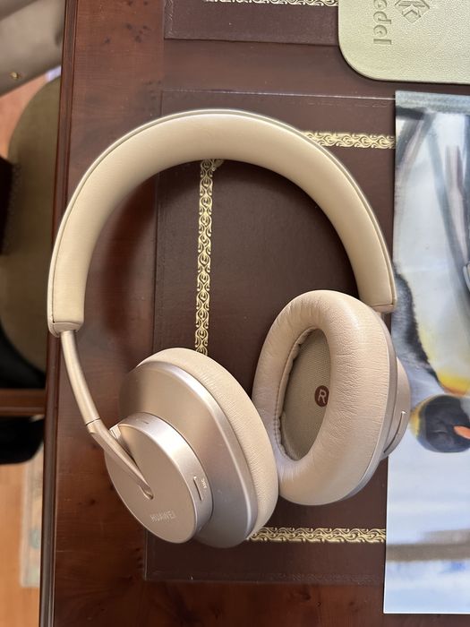 Headphones Huawei gold