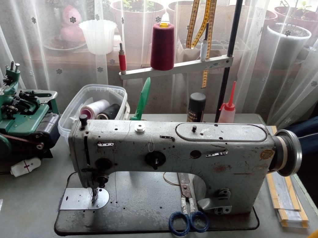 Швейна машинка промислова