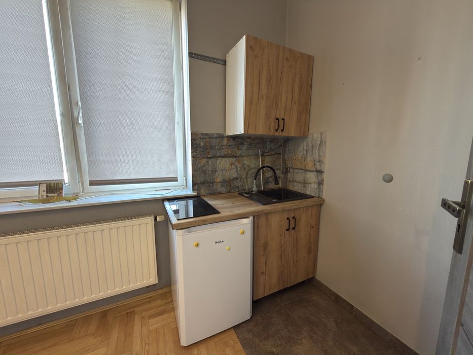 Kawalerka 20m2 2000 zl + oplaty ok 250 zl