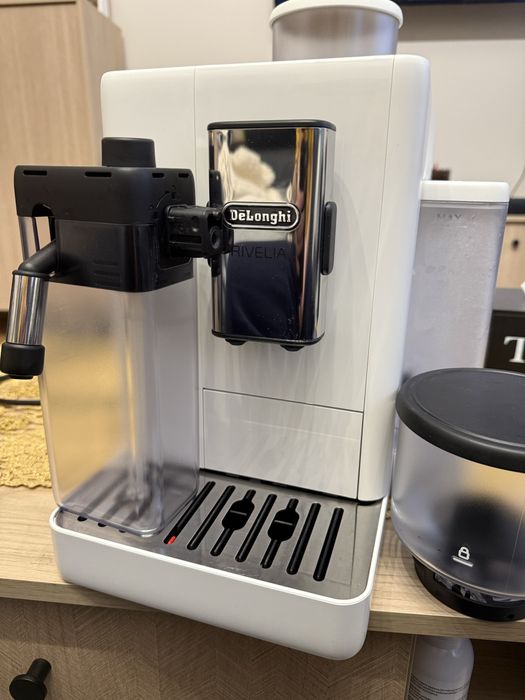 Ekspres DELONGHI Rivelia EXAM 440.55.W