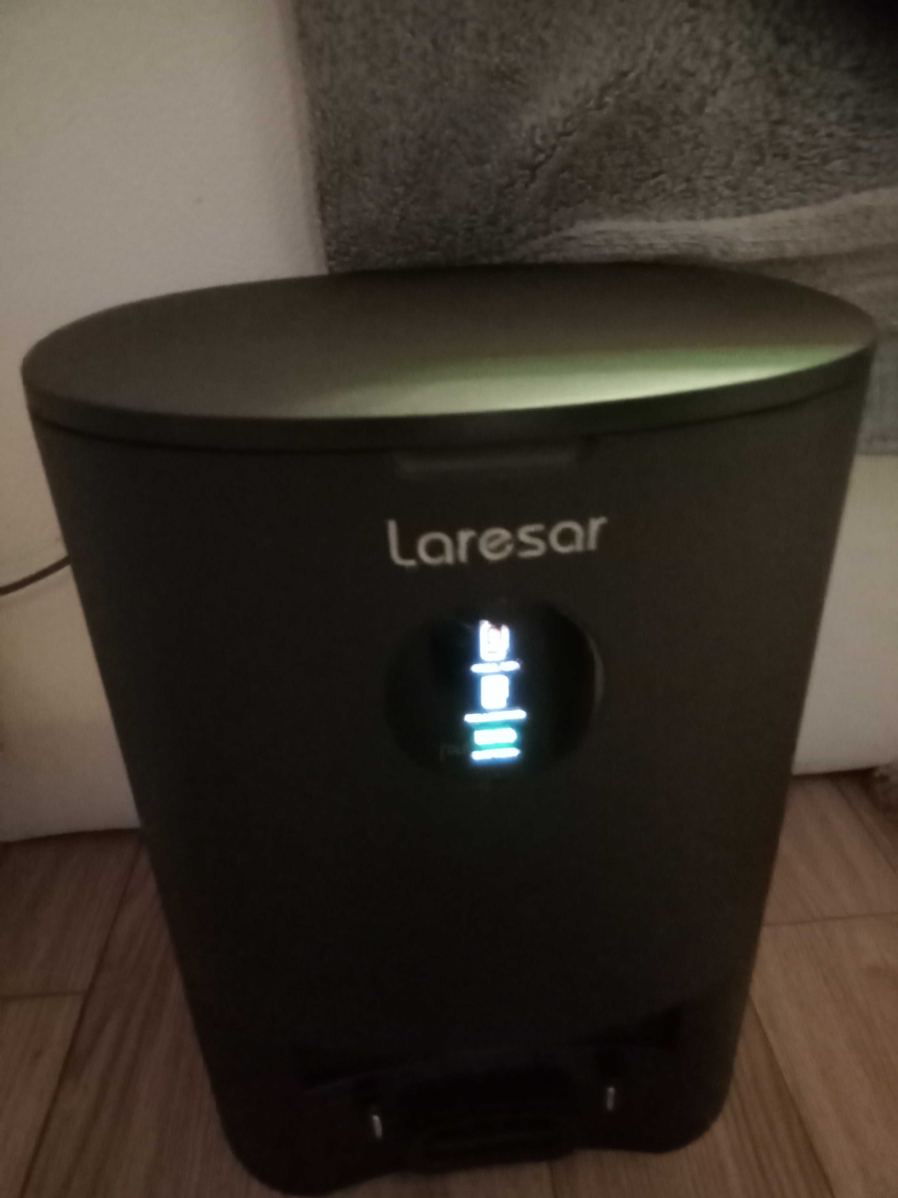Robot sprzątający Laresar L6 Pro czarny