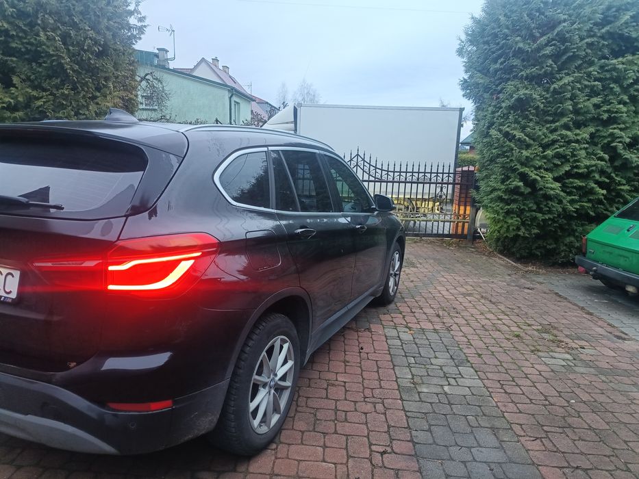 Sprzedam BMW X1 1.5 bezyna