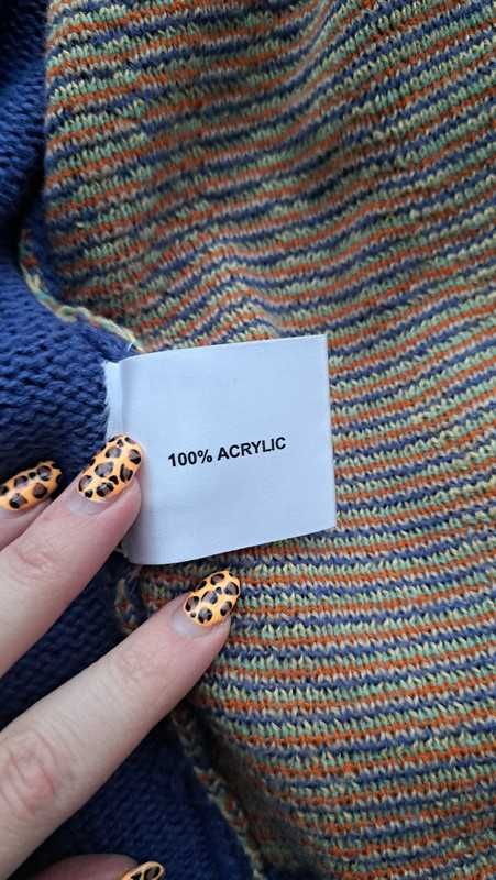 Niebieski sweter z paskiem w stylu vintage skandynawski wzór