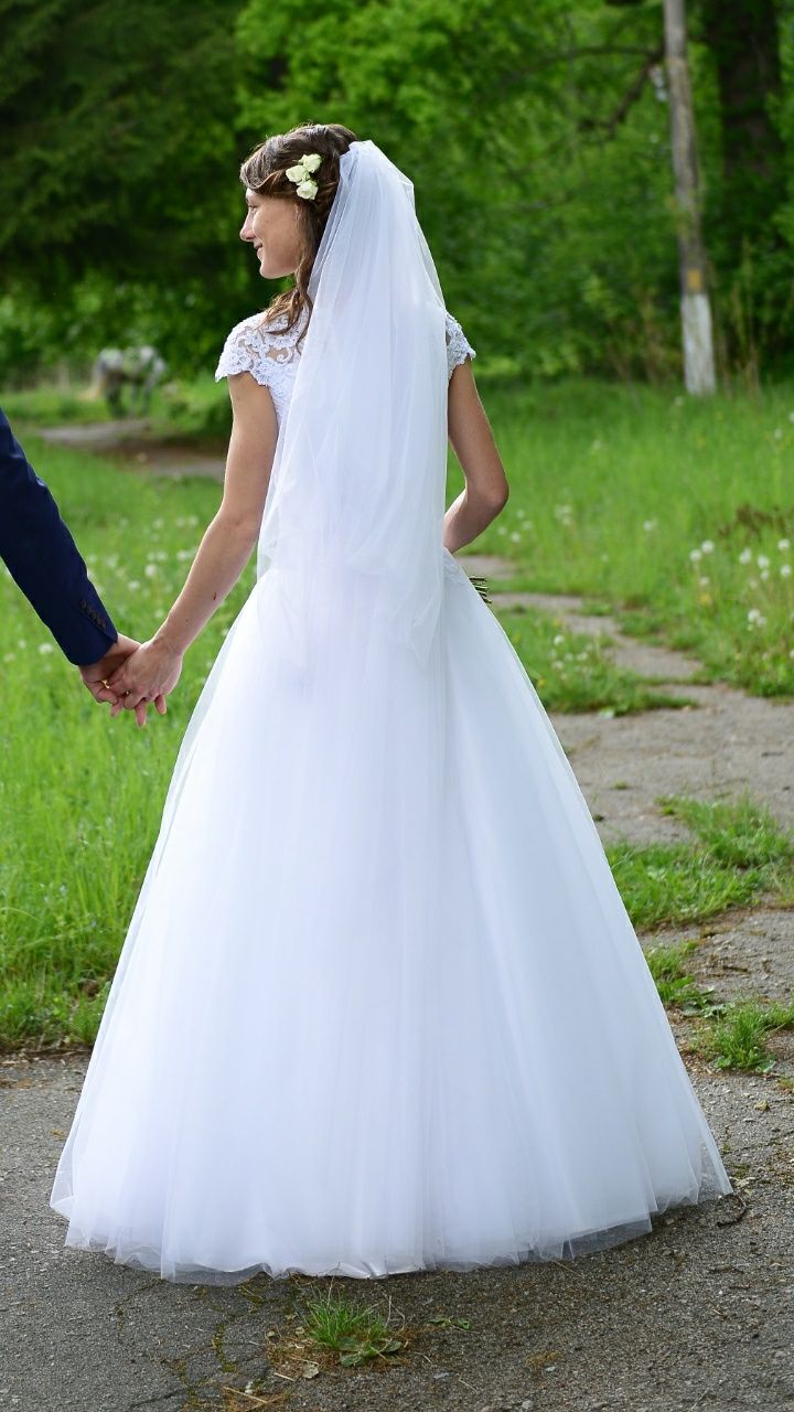 Шикарное свадебное платье 42-44р