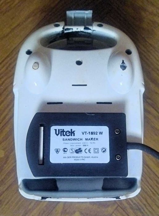 Сендвичниця-Бутербродниця Vitek VT-1592 W
