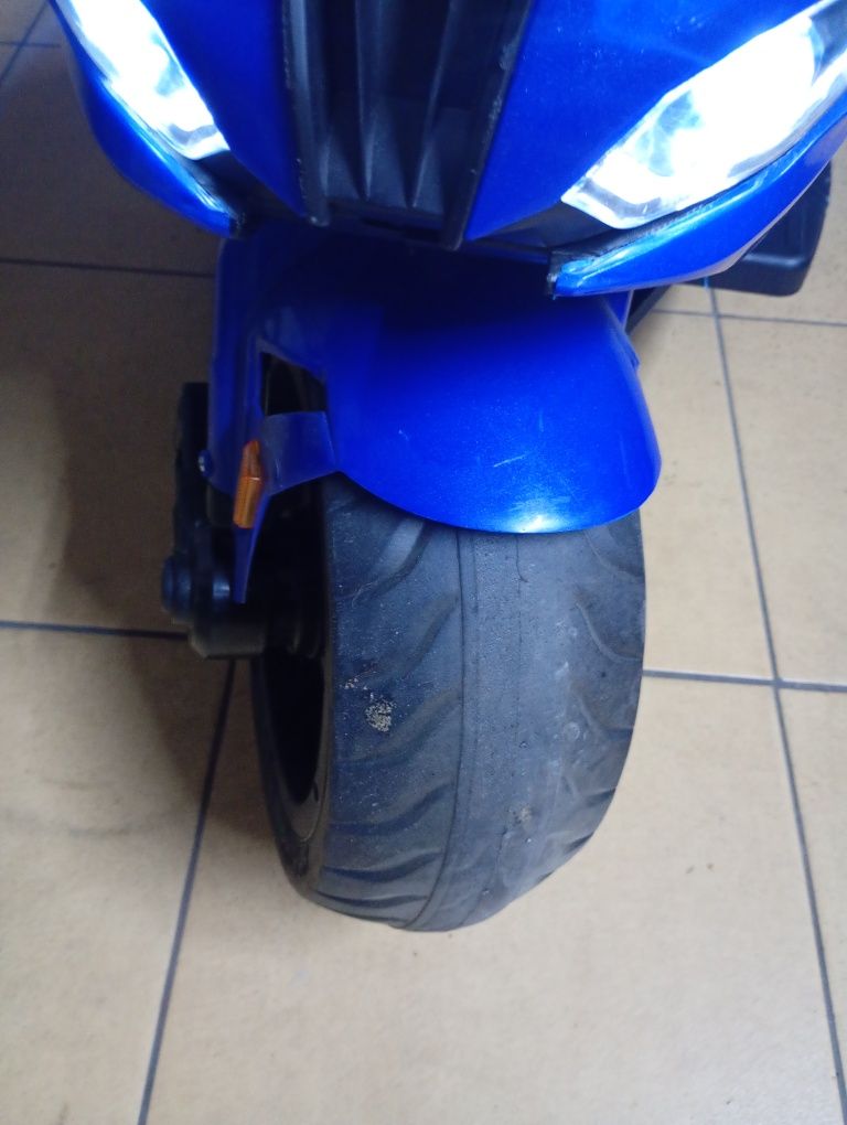 Motorek na baterie dla dzieci cena 300zł