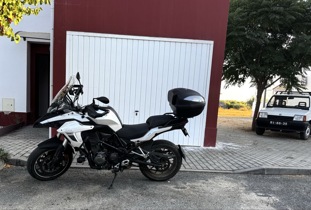 Benelli TRK 502.
