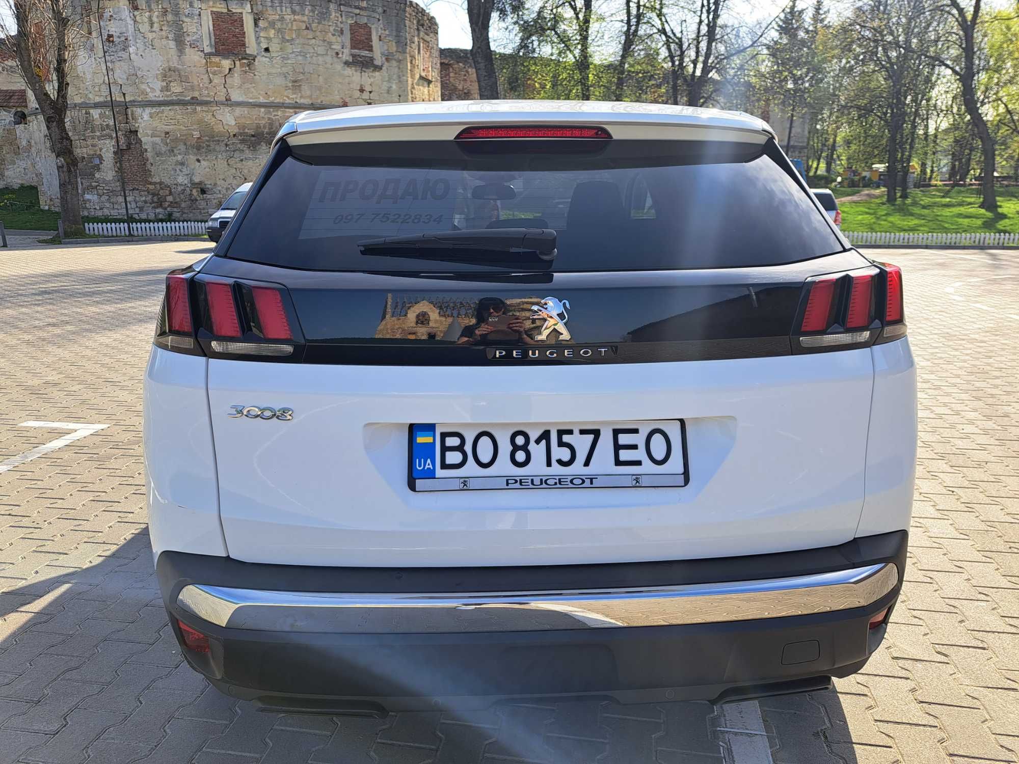 Автомобіль Peugeot  3008