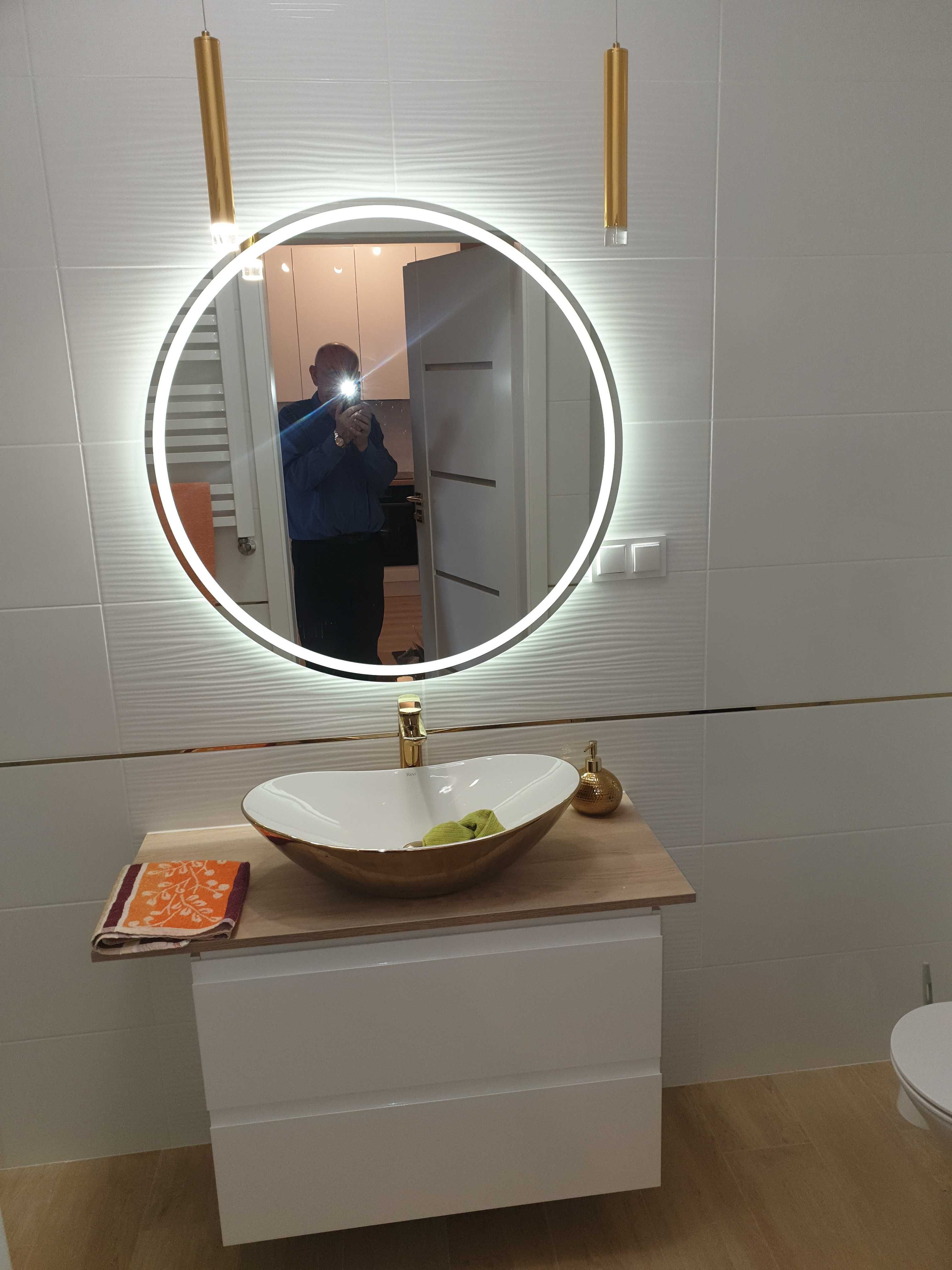 W apartamentowcu 50 m, centrum