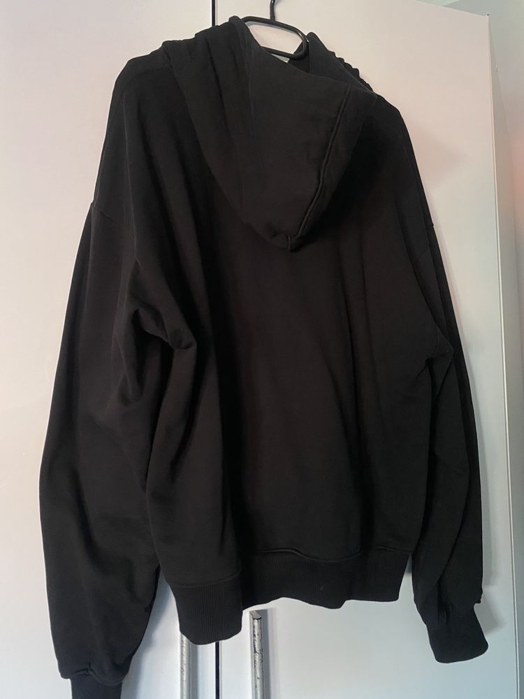 czarna bluza z kapturem admor