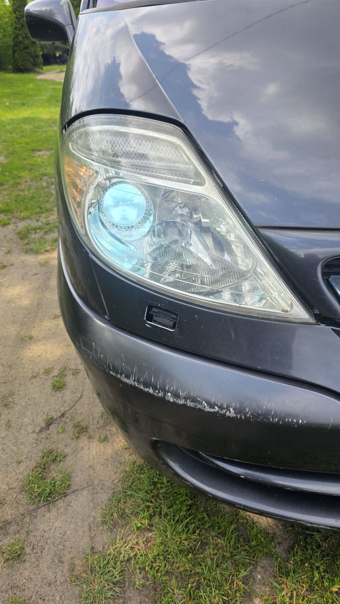 Lampy Przód Citroen C8 2005r Xenony