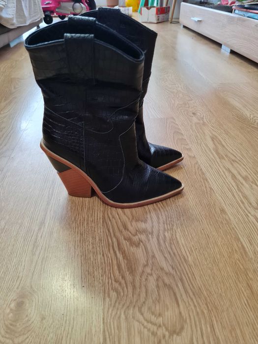 Чобітки козаки Fendi