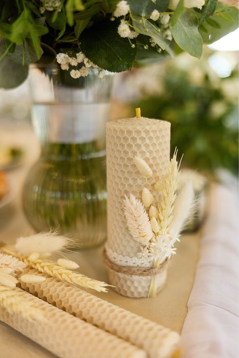 Келихи, свічки, бутоньєрки, бонбоньєрки, ceртифікати, запрошення