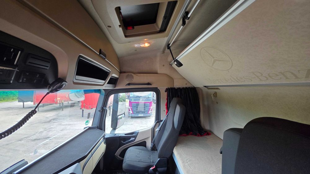 Mercedes Actros MP4 lowdeck mega 2016