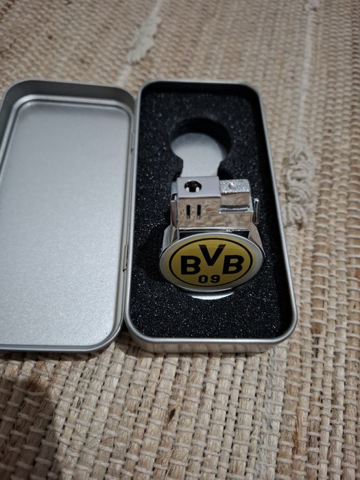 Nowa zapalniczka / brelok  z możliwością nabicia BVB 09
