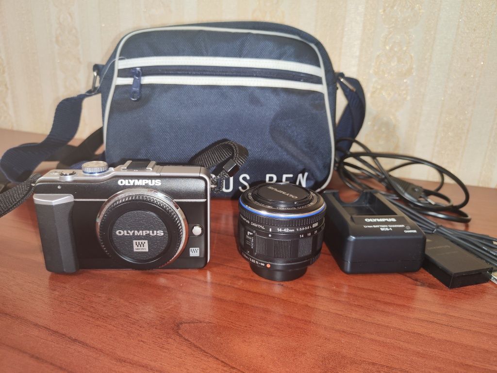 Без зеркальный фотоаппарат  Olympus PEN E-PL 1.