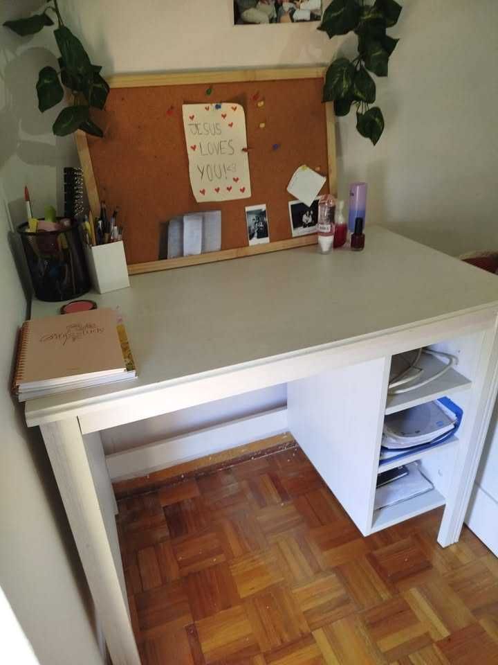 Secretária Branca Brusali IKEA