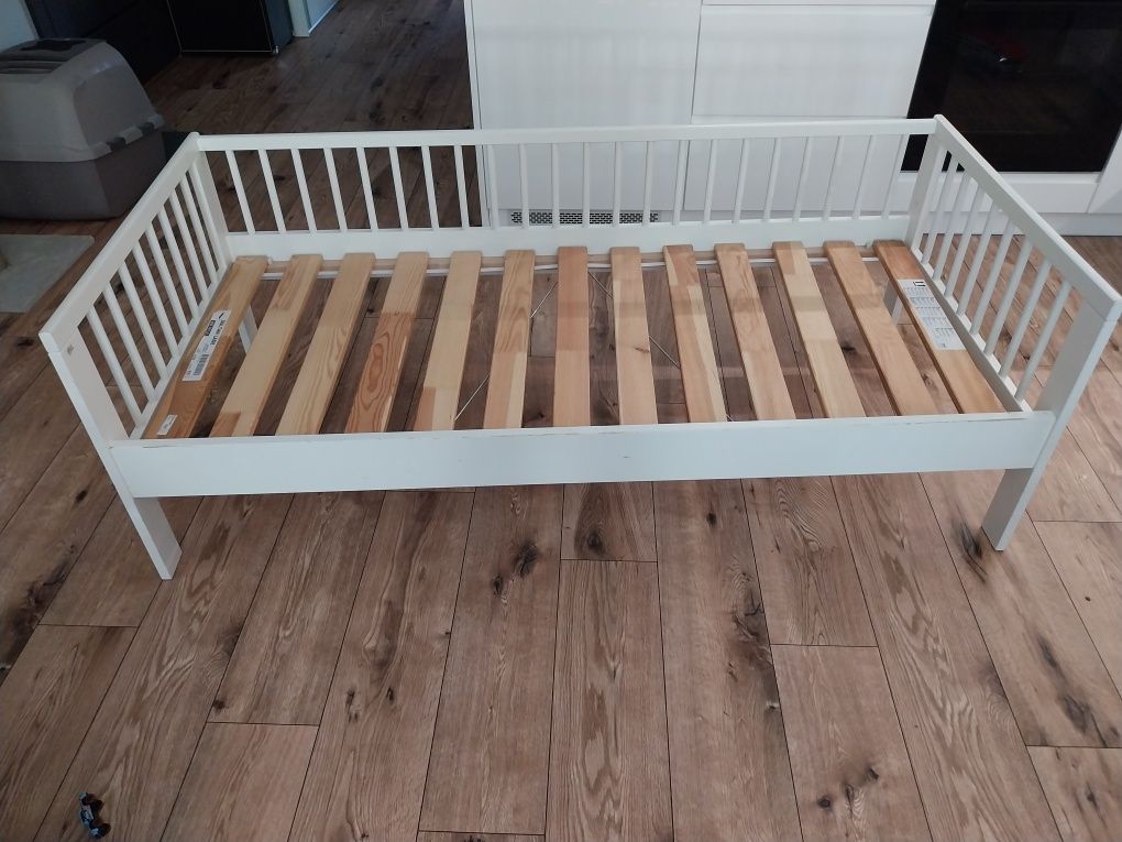 Łóżko dziecięce Ikea z materacem