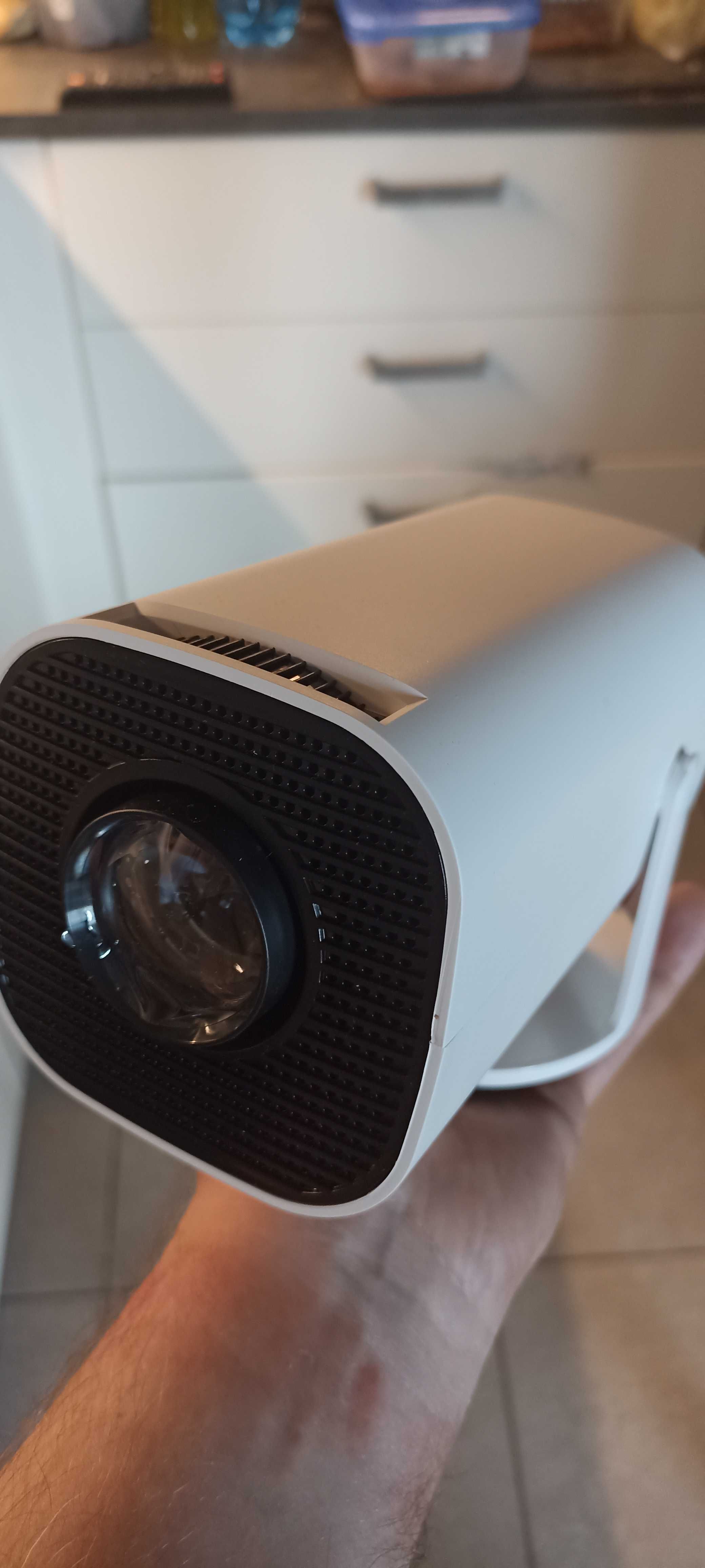 Projektor P30 HD multimedialny .bardzo dobra jakość .