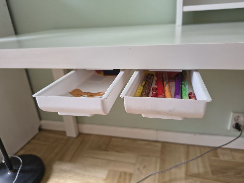 Biurko ikea, z nakładka