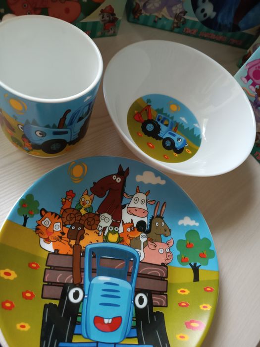 Посуд  синій трактор