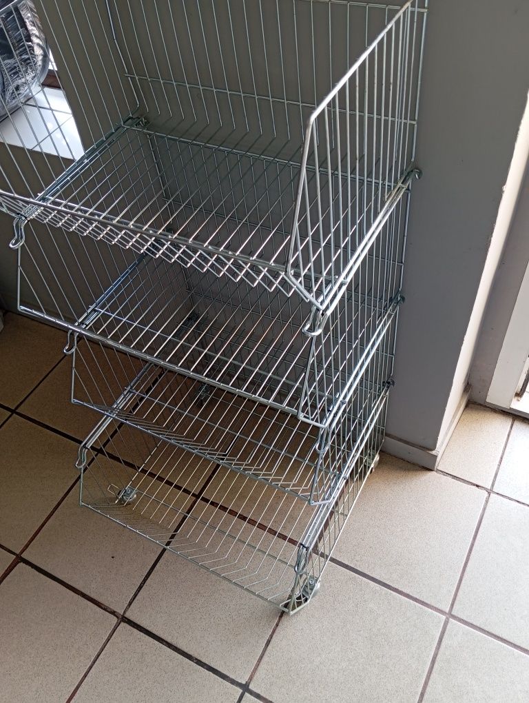 Regał koszykowy stojący magazynowy