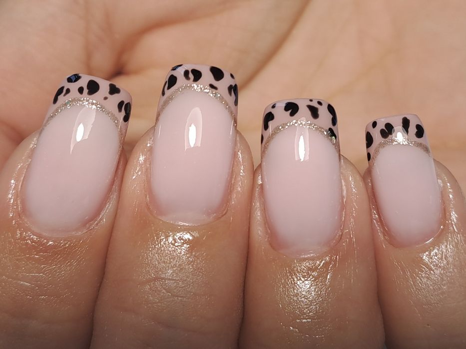 Paznokcie żelowe, manicure hybrydowy, pedicure hybrydowy