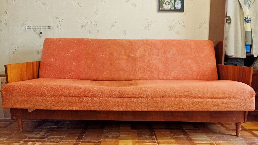 Віддам диван-книжку. Самовивіз