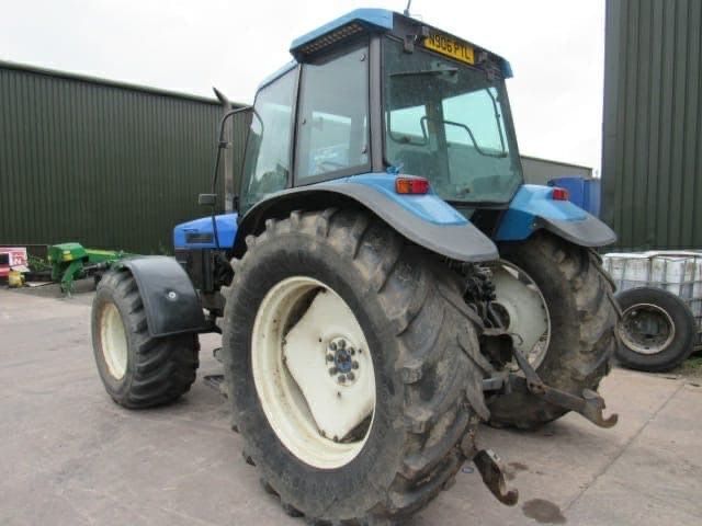 Трактор New Holland