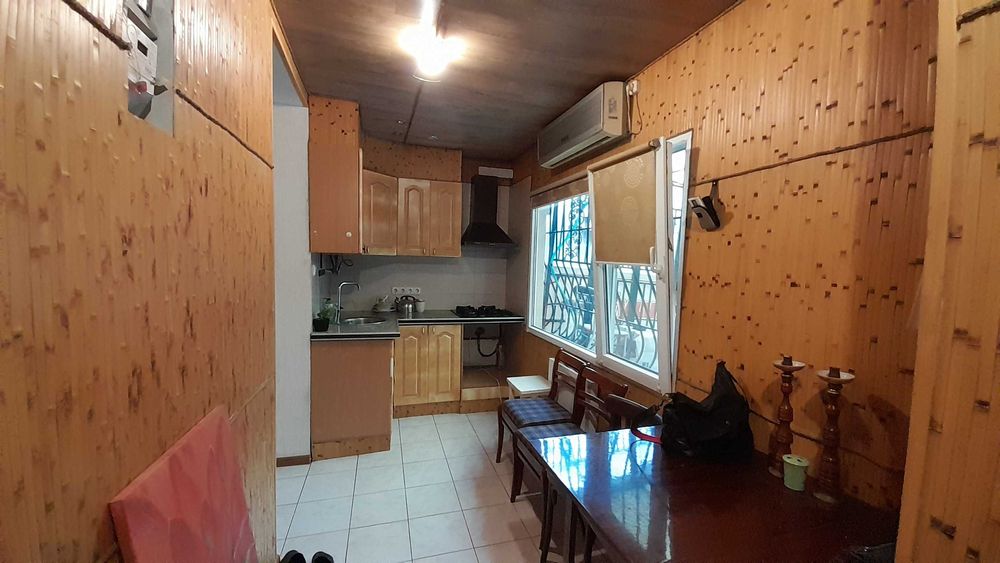 Срочно продам 1 комнатную квартиру в Центре города.  70 кв. м Газ.