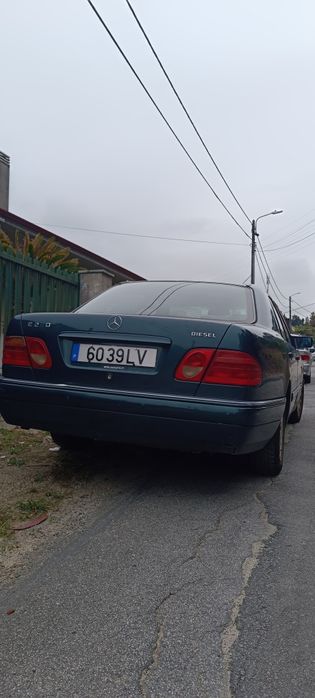 Mercedes e220 sedan