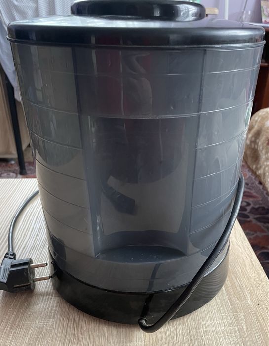 Продам крапельну кавоварку