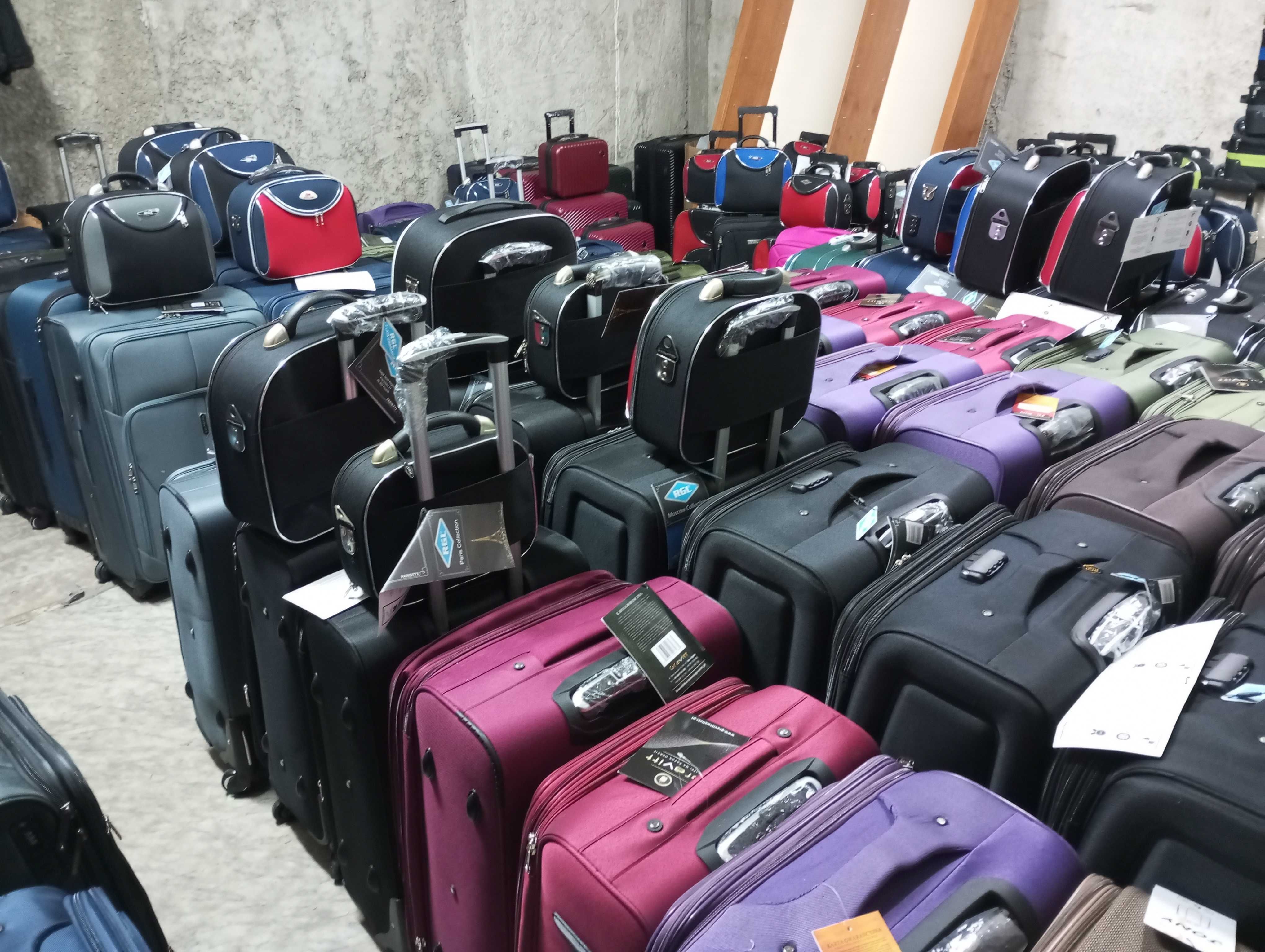 walizka duża xxl na 4 kołach z codury podróżna