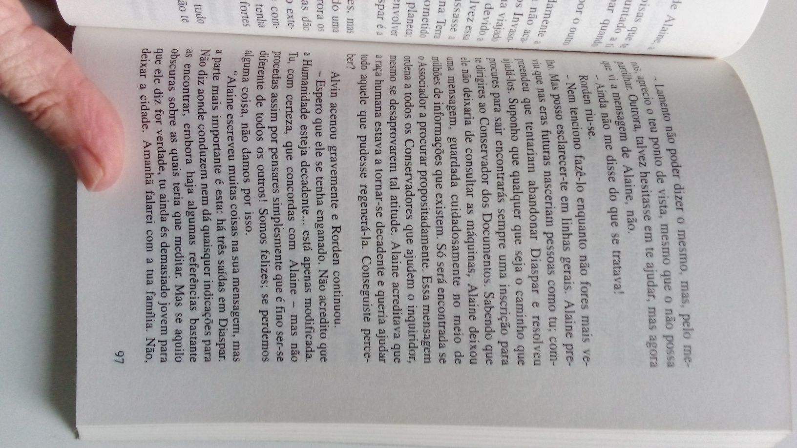 Livro "Anti Crepúsculo - O Leão de Comarre" de Arthur C. Clarke
