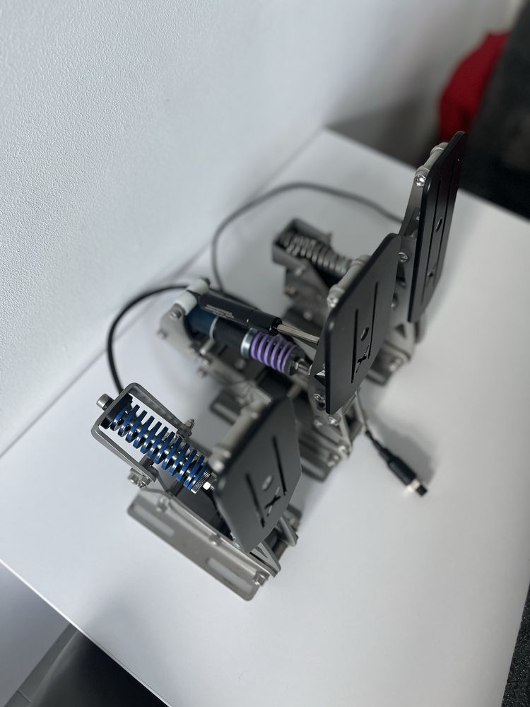 Girro Sim XR Pro, manipulatory nożne, full opcja (moza, fanatec)