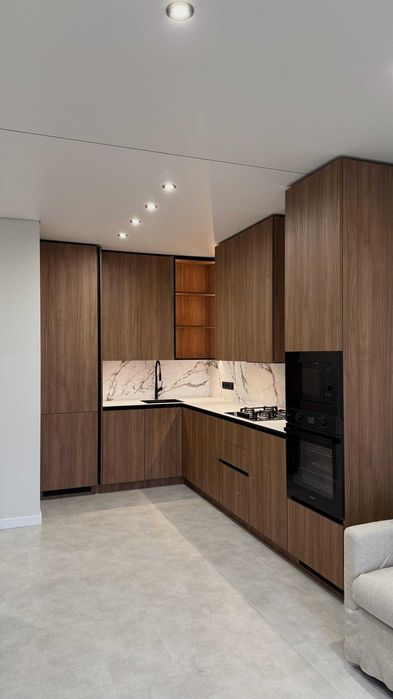 БЕЗ КОМІСІЇ!!! модна 1 кімнатна квартира з сучасним ремонтом. ЦЕНТР