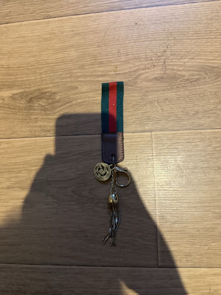 Paski z gucci orginalne ,oraz zawieszka do torebki z gucci