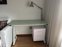 Secretaria + Cadeira + Candeeiro como novos, 60cmx120cm