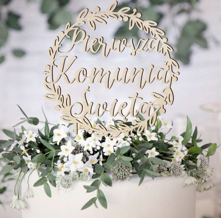 Wianek komunijny , sztuczne kwiaty + drewniany topper na tort